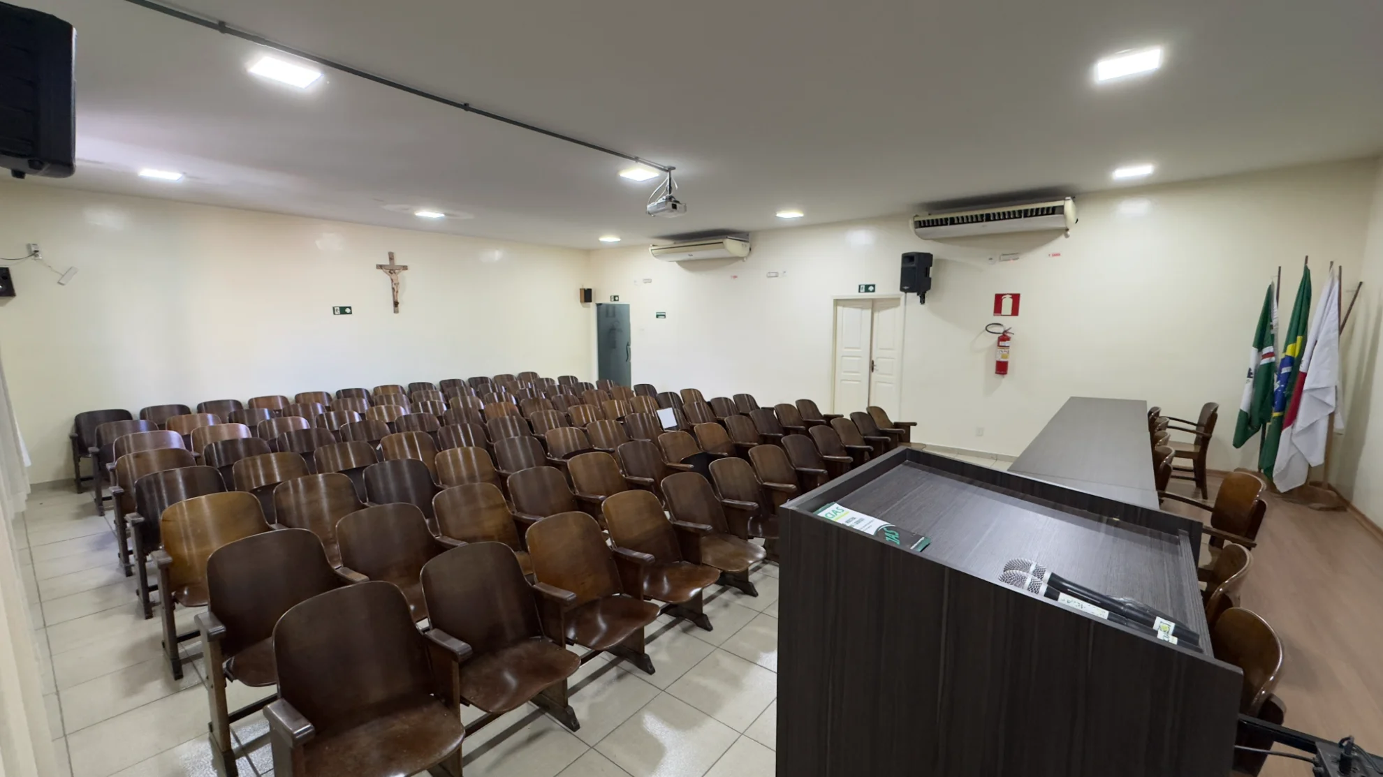 Auditório para 100 pessoas 